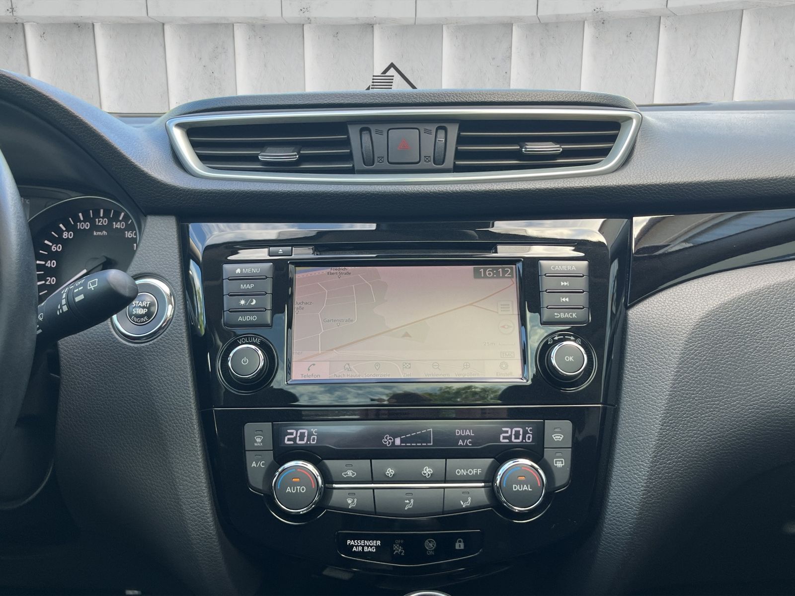 Fahrzeugabbildung Nissan Qashqai SHZ*NAVI*360°Kamera*PDC*AHK*LED*Pano**