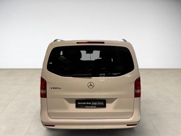Mercedes V 220 - 5