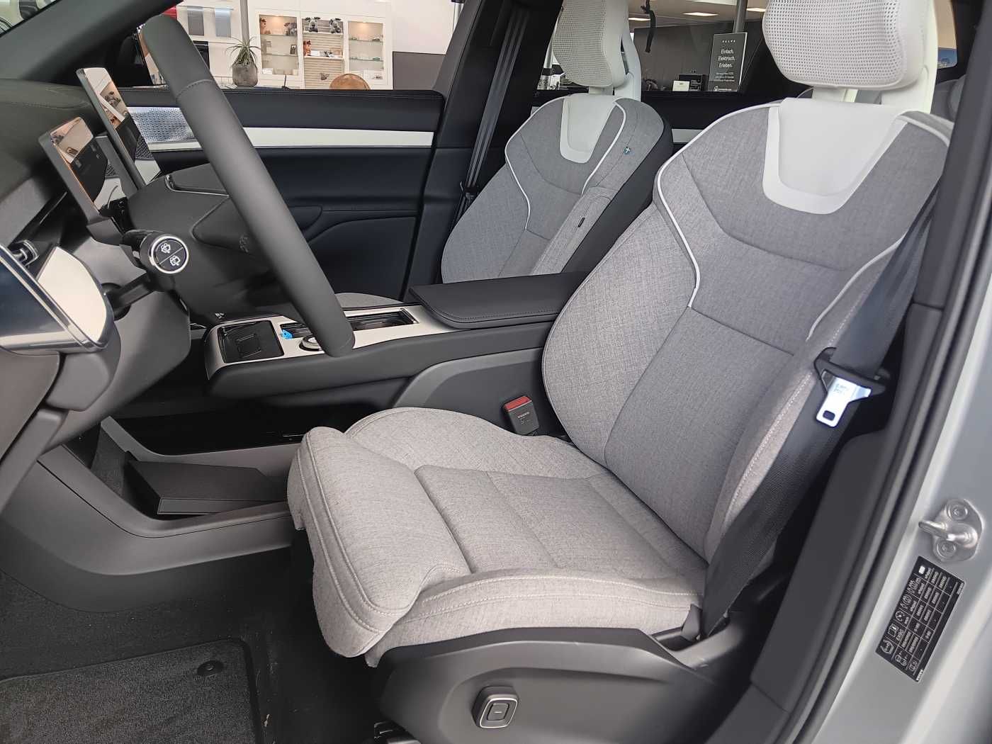 Fahrzeugabbildung Volvo EX90 Twin Performance AWD Ultra 7-Sitzer