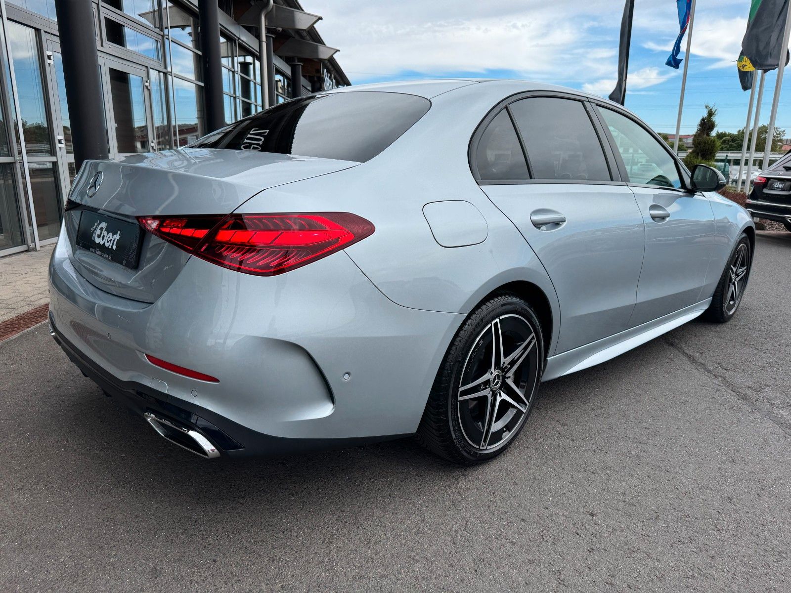 Fahrzeugabbildung Mercedes-Benz C 220 d AMG Distr+Burm+S-Dach+Ambiente