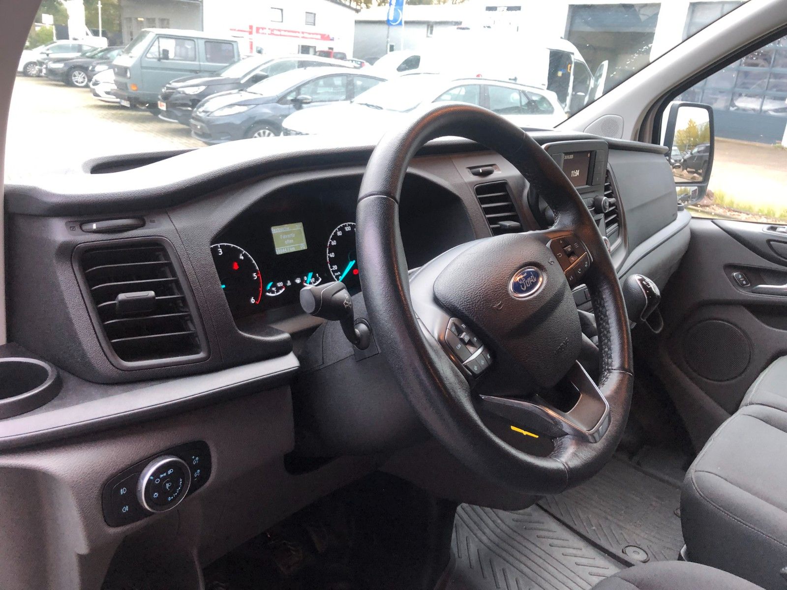 Fahrzeugabbildung Ford Tourneo Custom Kombi Trend 9 Sitzer/wenig KM