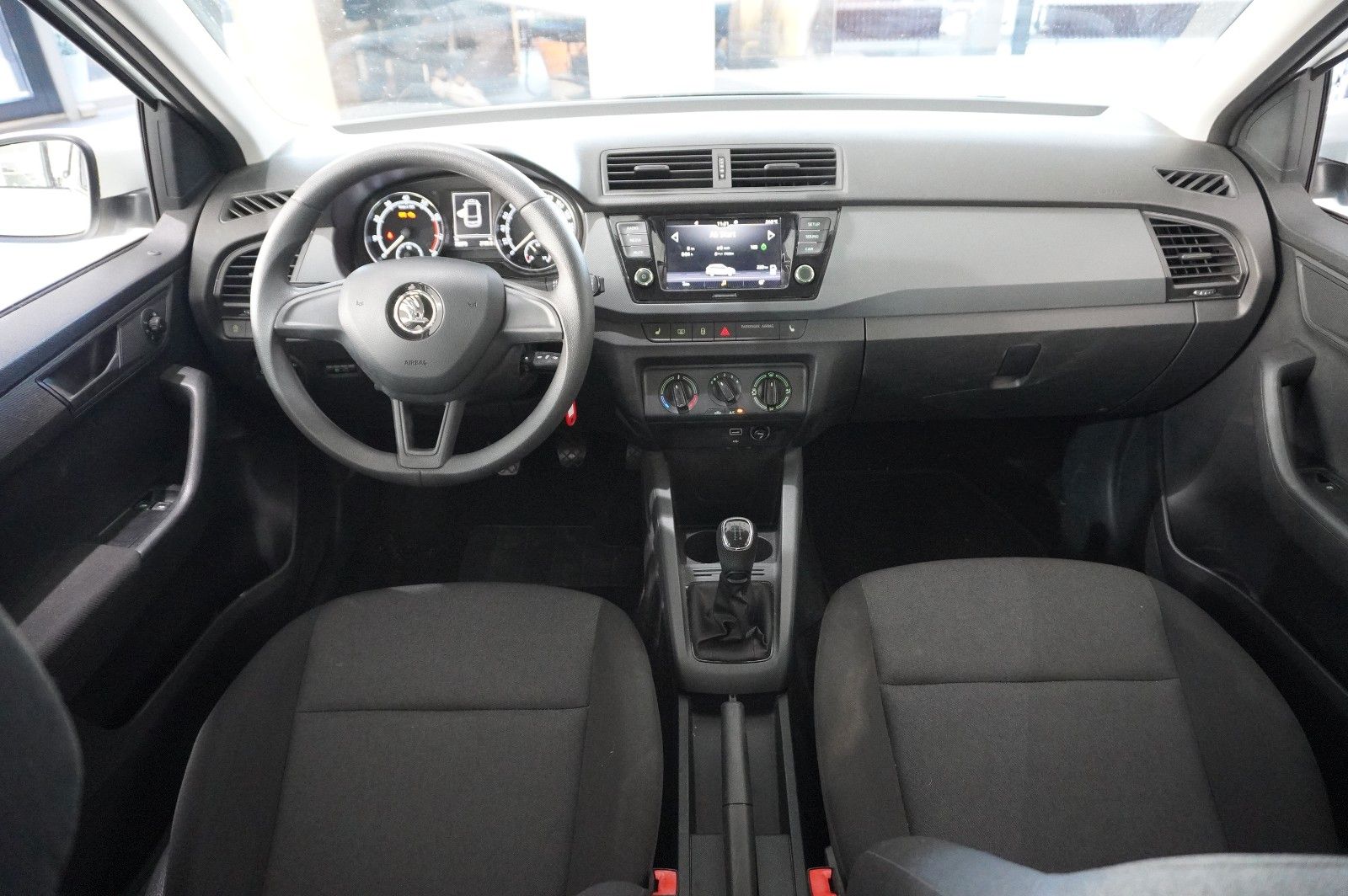 Fahrzeugabbildung SKODA Fabia 1.0 TSI COMBI COOL PLUS LED/SHZ/PDC/DAB+