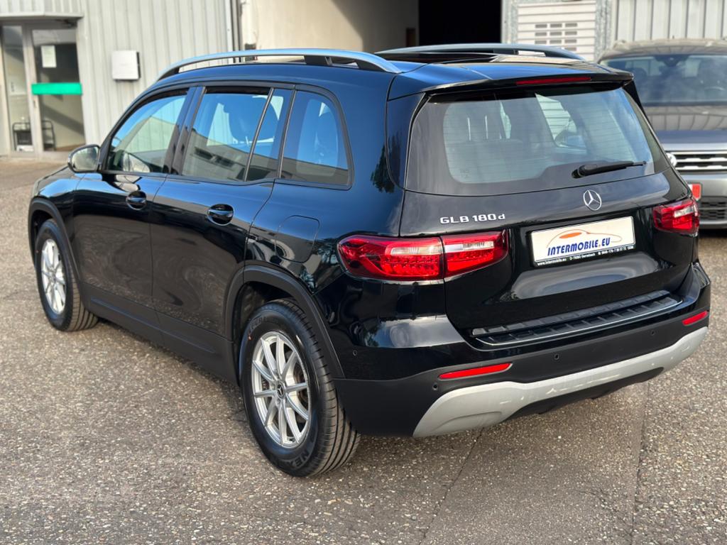 Mercedes-Benz GLB 180