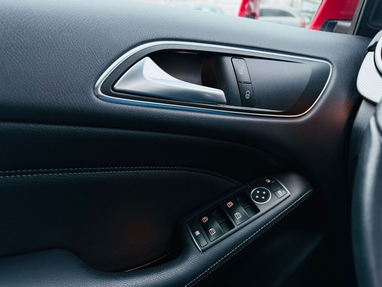 Fahrzeugabbildung Mercedes-Benz B 180 d URBAN, Tempomat, Kindersitze, PTS, SHZ,