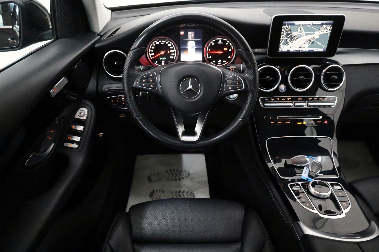 Fahrzeugabbildung Mercedes-Benz GLC 220d 4M Exclusiv Leder,Navi,LED,SH,PDC,SR+WR