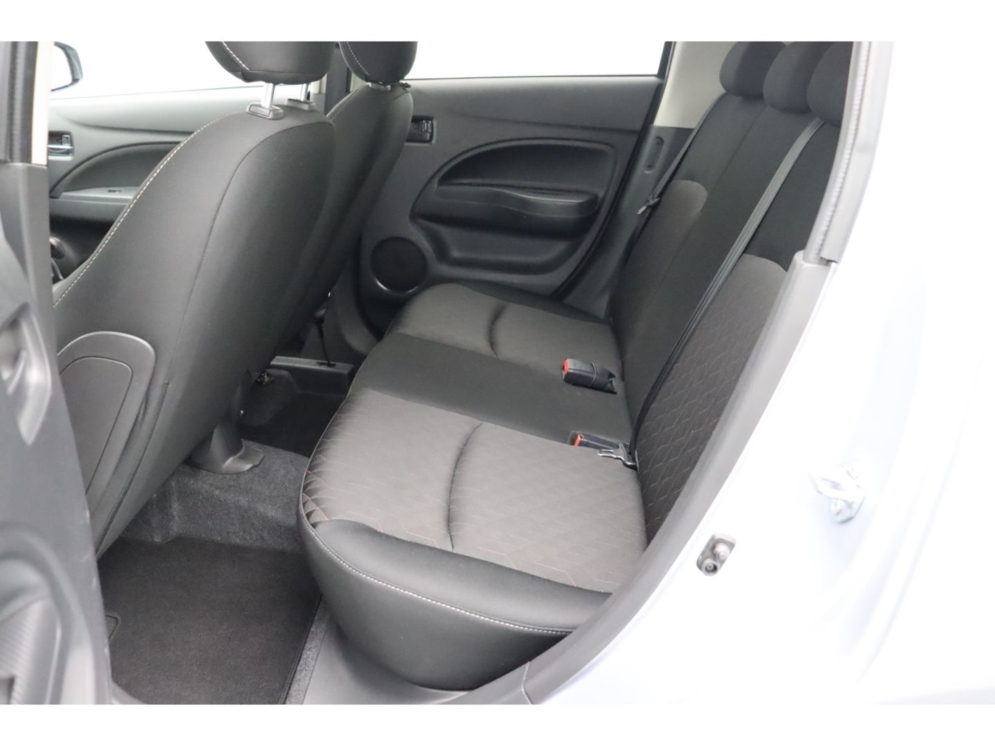Fahrzeugabbildung Mitsubishi Space Star 1.2 Select+ Kamera  AppleCP DAB SHZ