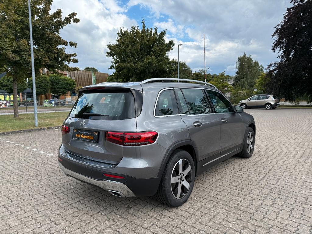 Mercedes-Benz GLB 220