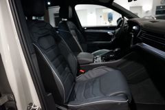 VW Touareg TDI R-Line | Leder | HuD | Luftfederung VW Touareg TDI R-Line | Leder | HuD | Luftfederung