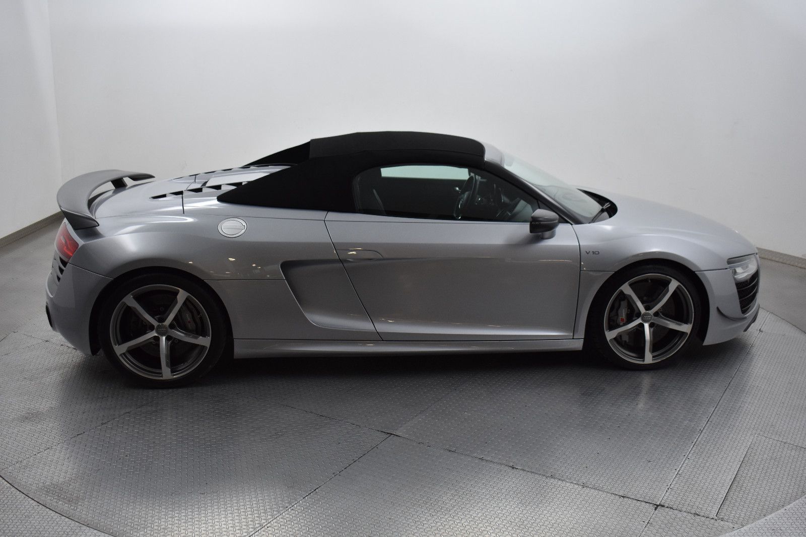 AUDI R8 Spyder V10 5.2FSI quatt LMited Edition 04/30 - Image 6