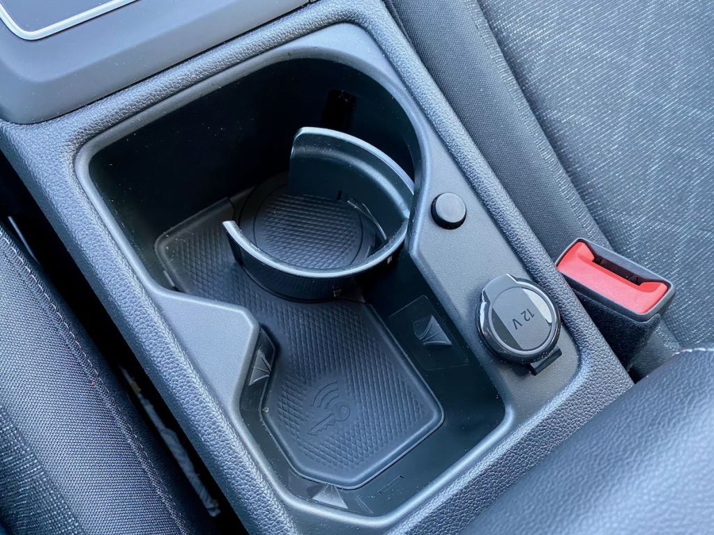 Fahrzeugabbildung Volkswagen Golf Variant 1.5 DSG Life AAC LED SHZ CARPLAY