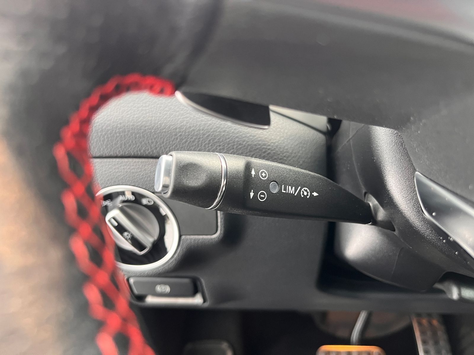 Fahrzeugabbildung Mercedes-Benz GLA 250 4Matic AMG Line AHK PANO RFK 19"