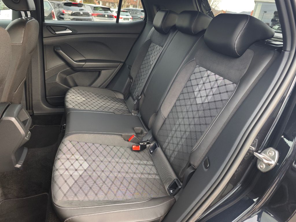 VW T-Cross R-Line 150PS DSG #AHK #kAMERA #NAVI VW T-Cross R-Line 150PS DSG #AHK #kAMERA #NAVI