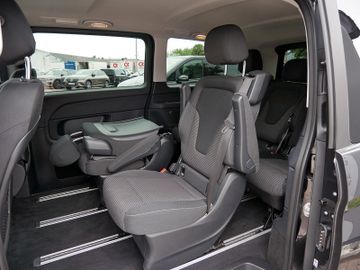 Mercedes V 250 - 12