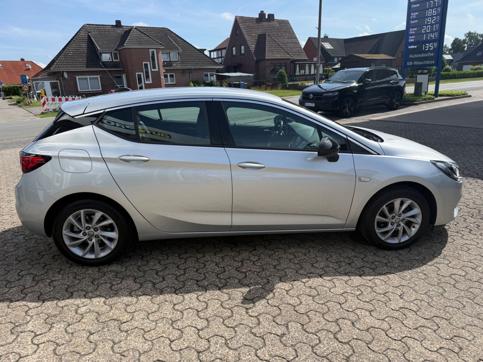 Fahrzeugabbildung Opel Astra 1.4 Turbo Elegance Autom. Navi/LED/SHZG