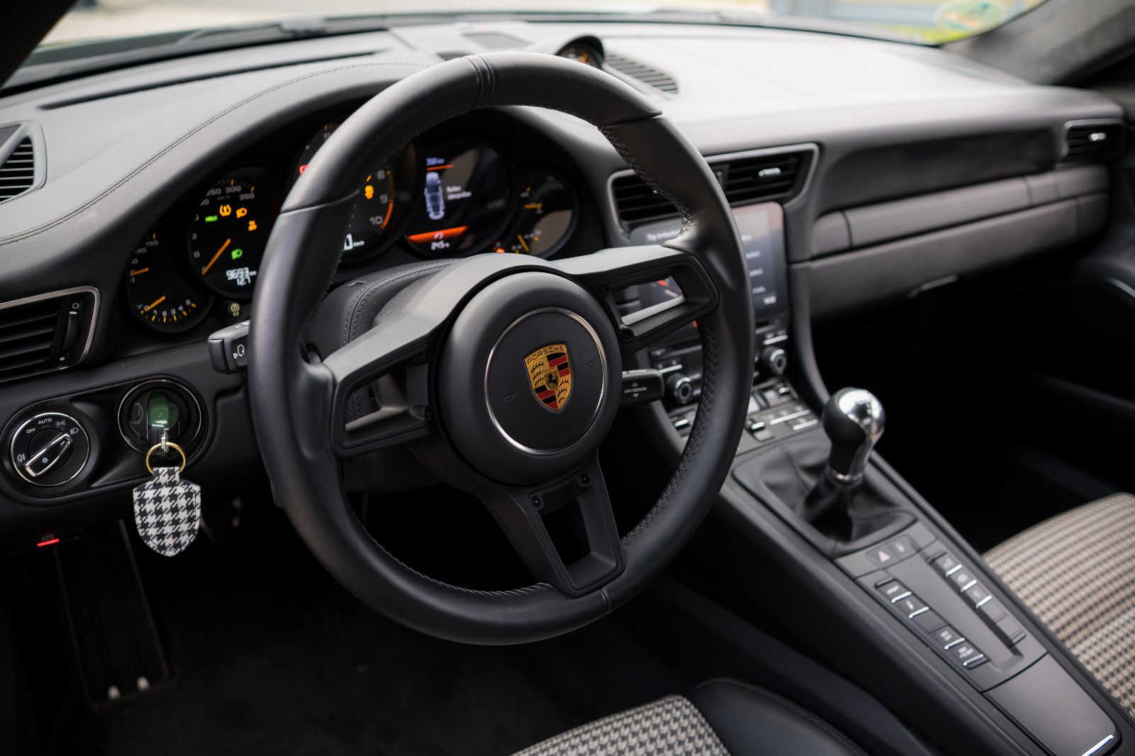 Fahrzeugabbildung Porsche 911/991 GT3 Touring-Sonderfarbe-Lift-Keramik