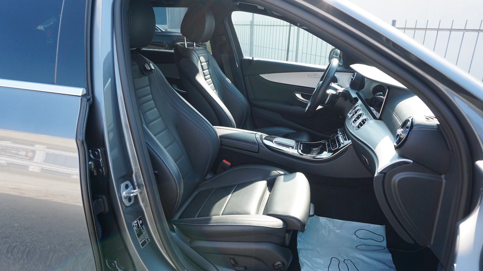 Fahrzeugabbildung Mercedes-Benz E 450 E T-Modell E 450 4Matic, AMG Line, Kamera