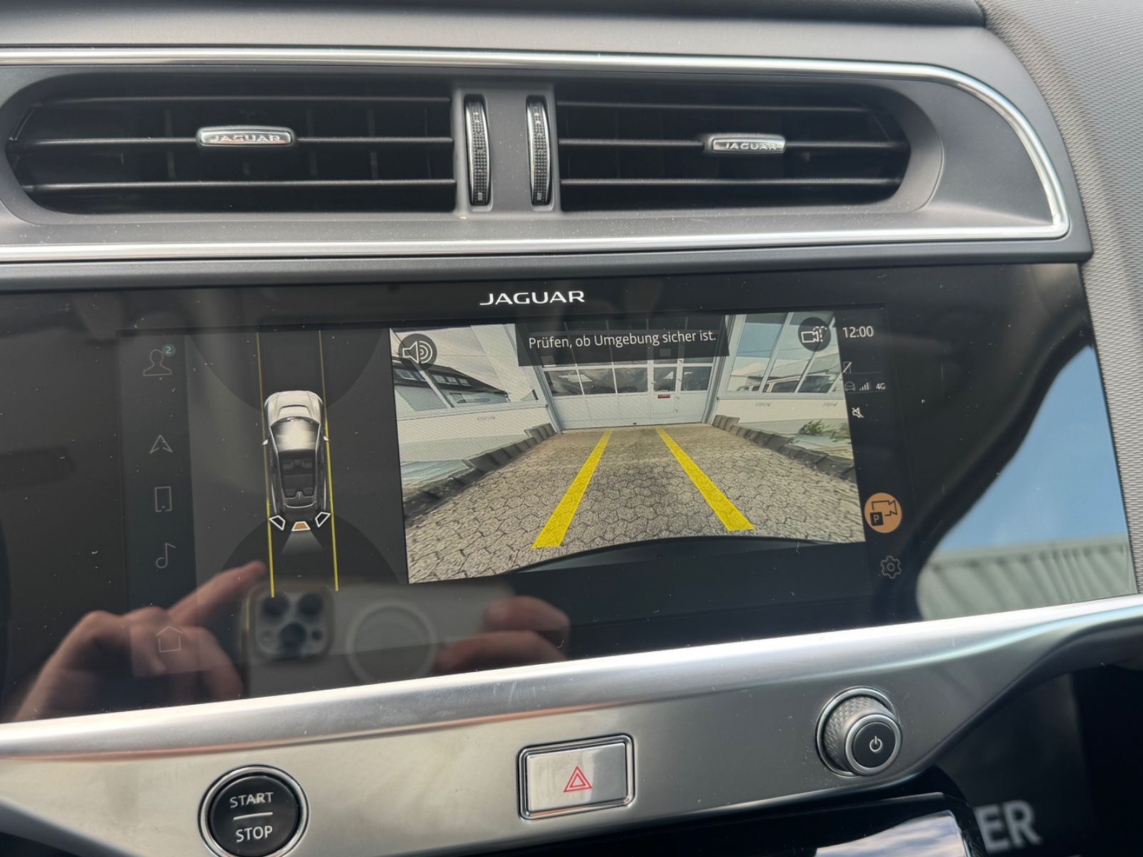Fahrzeugabbildung Jaguar I-PACE 400 AWD/Black-Pack/CarPlay/MERIDIAN/89,6%