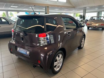 Toyota IQ - 5