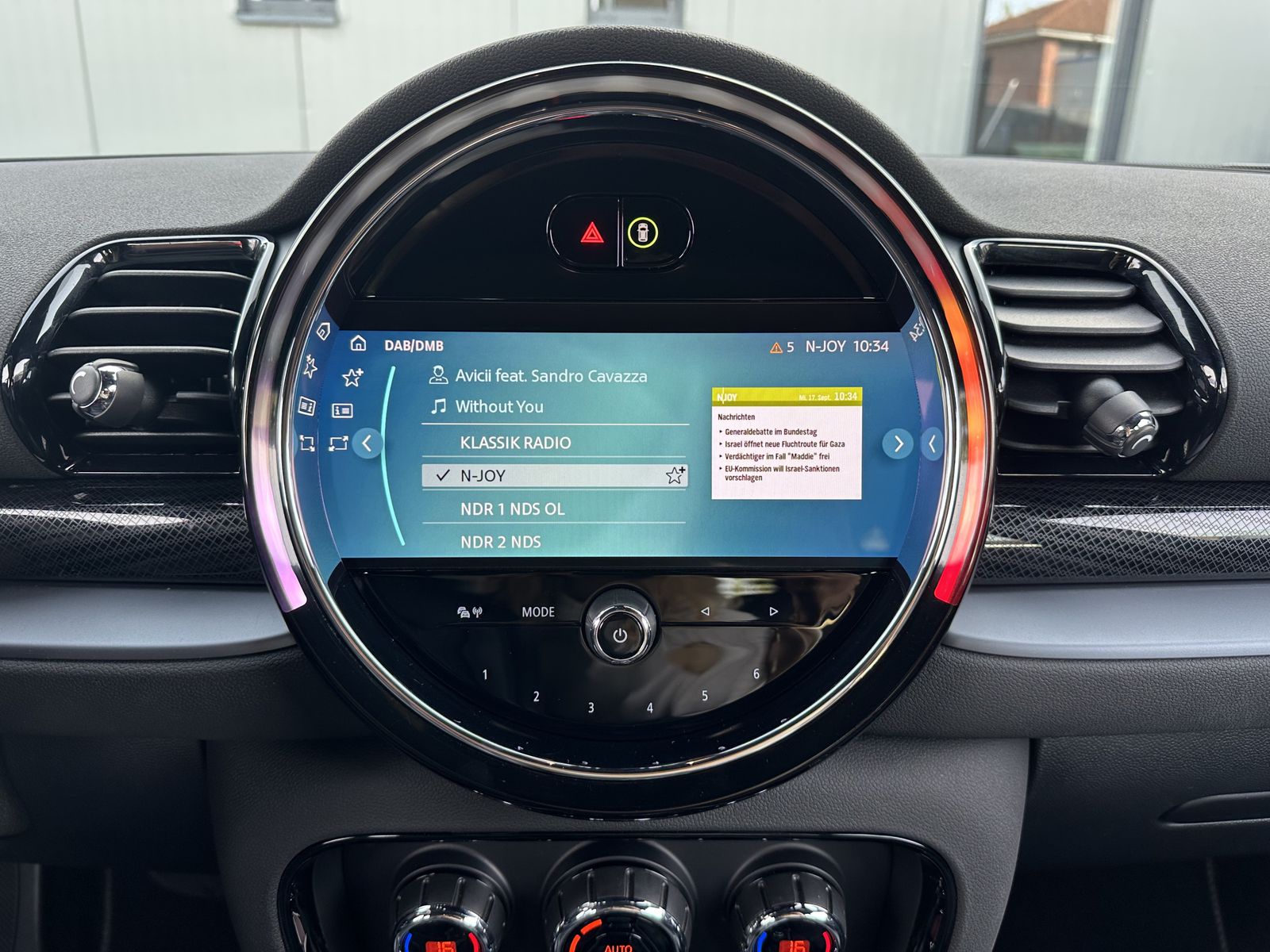 Fahrzeugabbildung MINI Cooper S Clubman Aut. NAV+LED+AHK+H&K+KAMERA+PP