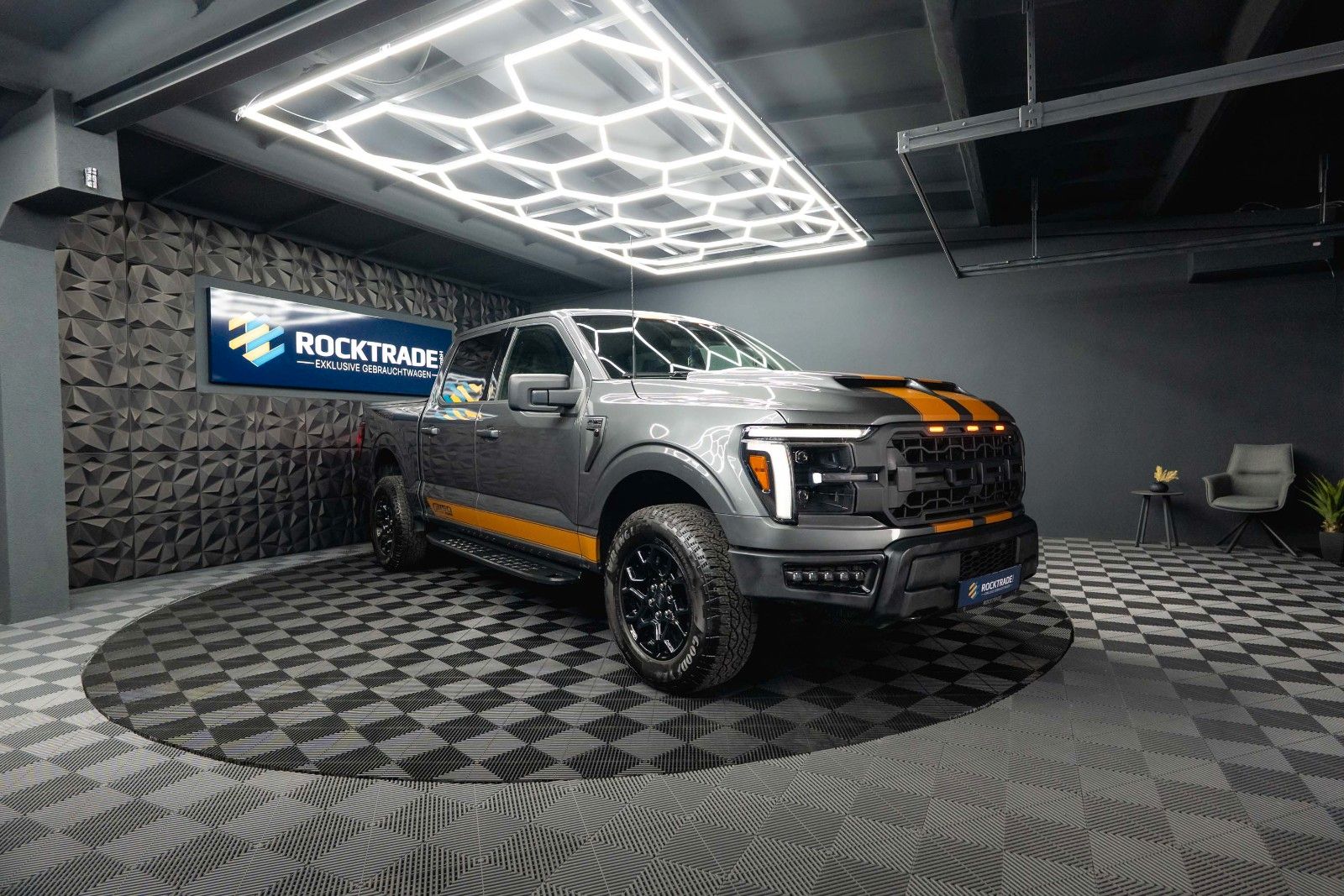 Fahrzeugabbildung Ford F150 5.0L V8 4x4 Offroad SuperCrew RAPTOR 19%