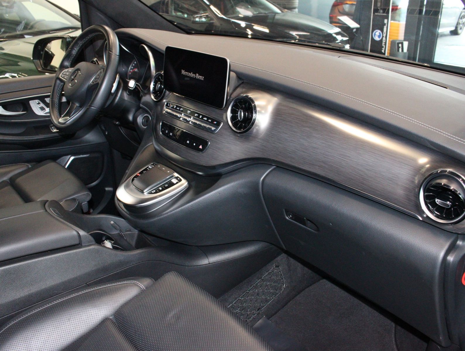 Fahrzeugabbildung Mercedes-Benz V 300d Exclusive Edition Lang 4Matic
