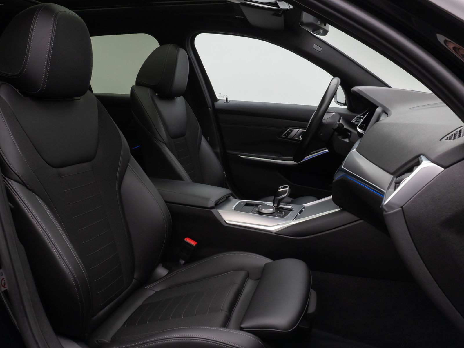 Fahrzeugabbildung BMW 320d Sport Line Panorama Laser HUD DAB HiFi AHK