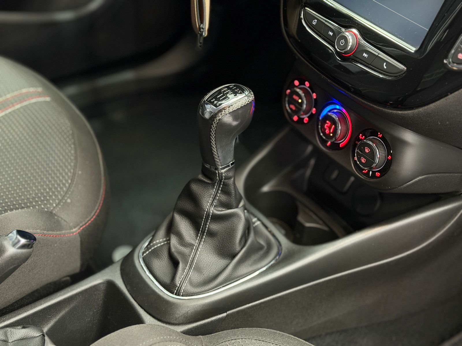 Fahrzeugabbildung Opel Corsa E Color Edition ecoFlex |KLIMA|NAVI|PDC