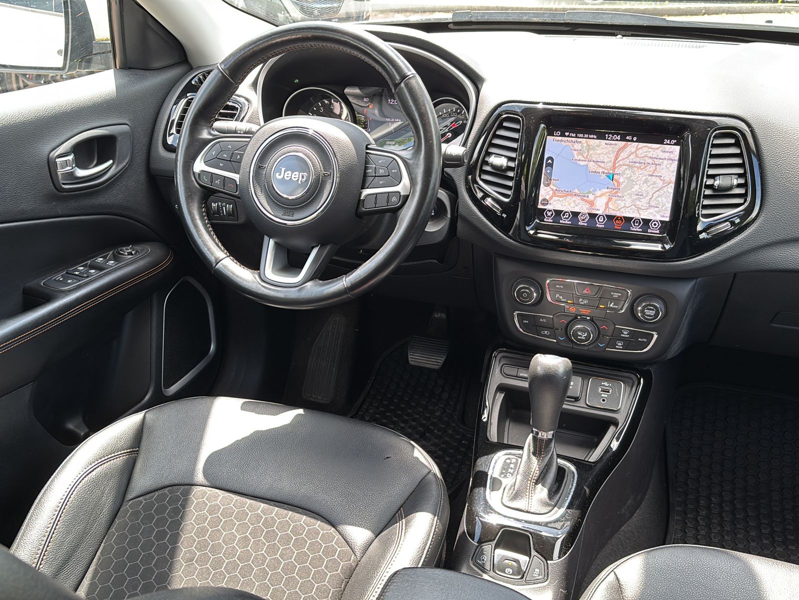 Fahrzeugabbildung Jeep Compass 1.3 T-GDI I4 LIMITED DCT 150 PS
