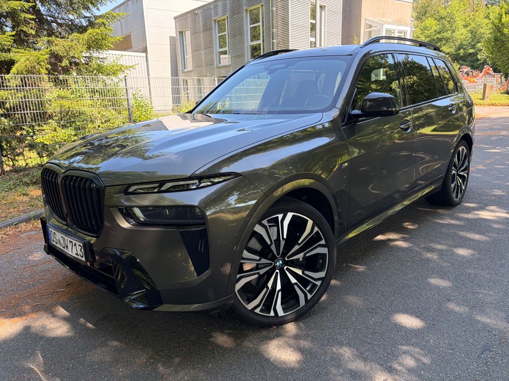 Image of BMW X7