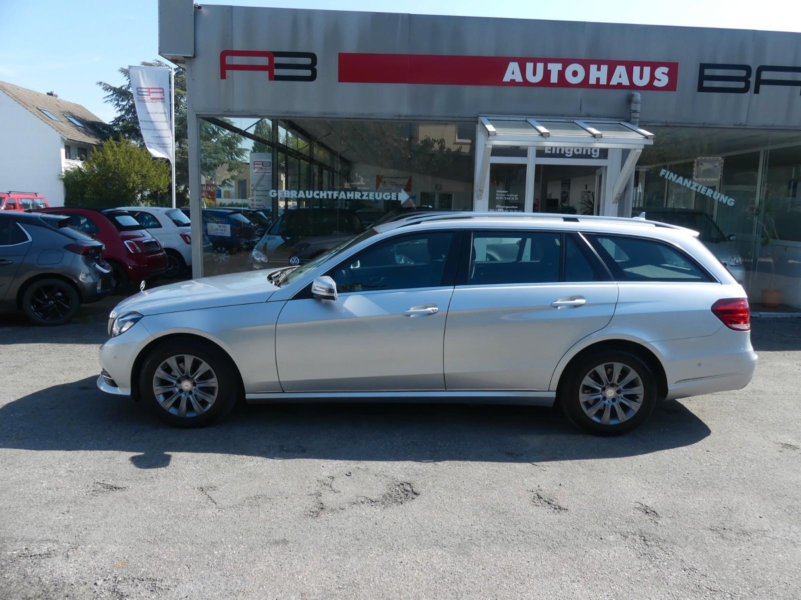 Mercedes-Benz E 220  T-Modell BlueEfficiency Automatik
