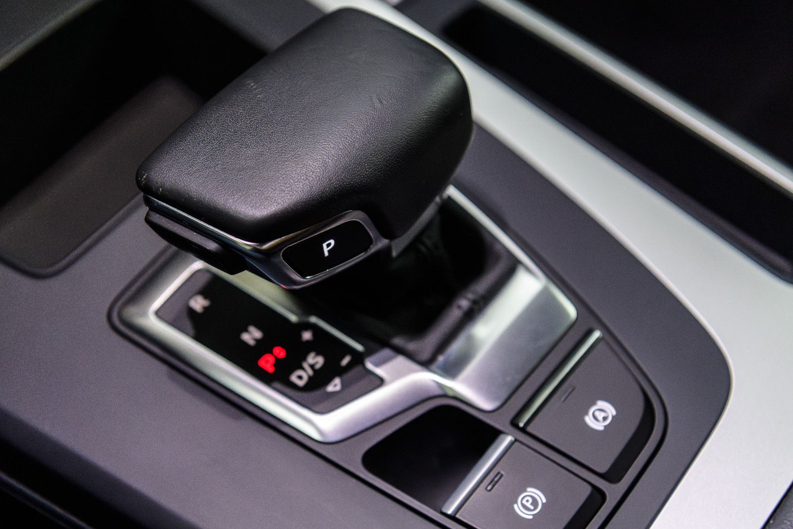 Fahrzeugabbildung Audi Q5 40 TDI quattro S line VIRT/RFK/AHK/SZH