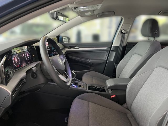 Fahrzeugabbildung Volkswagen Golf 1.5 TSI LIFE APP-CONNECT GJR AREA VIEW