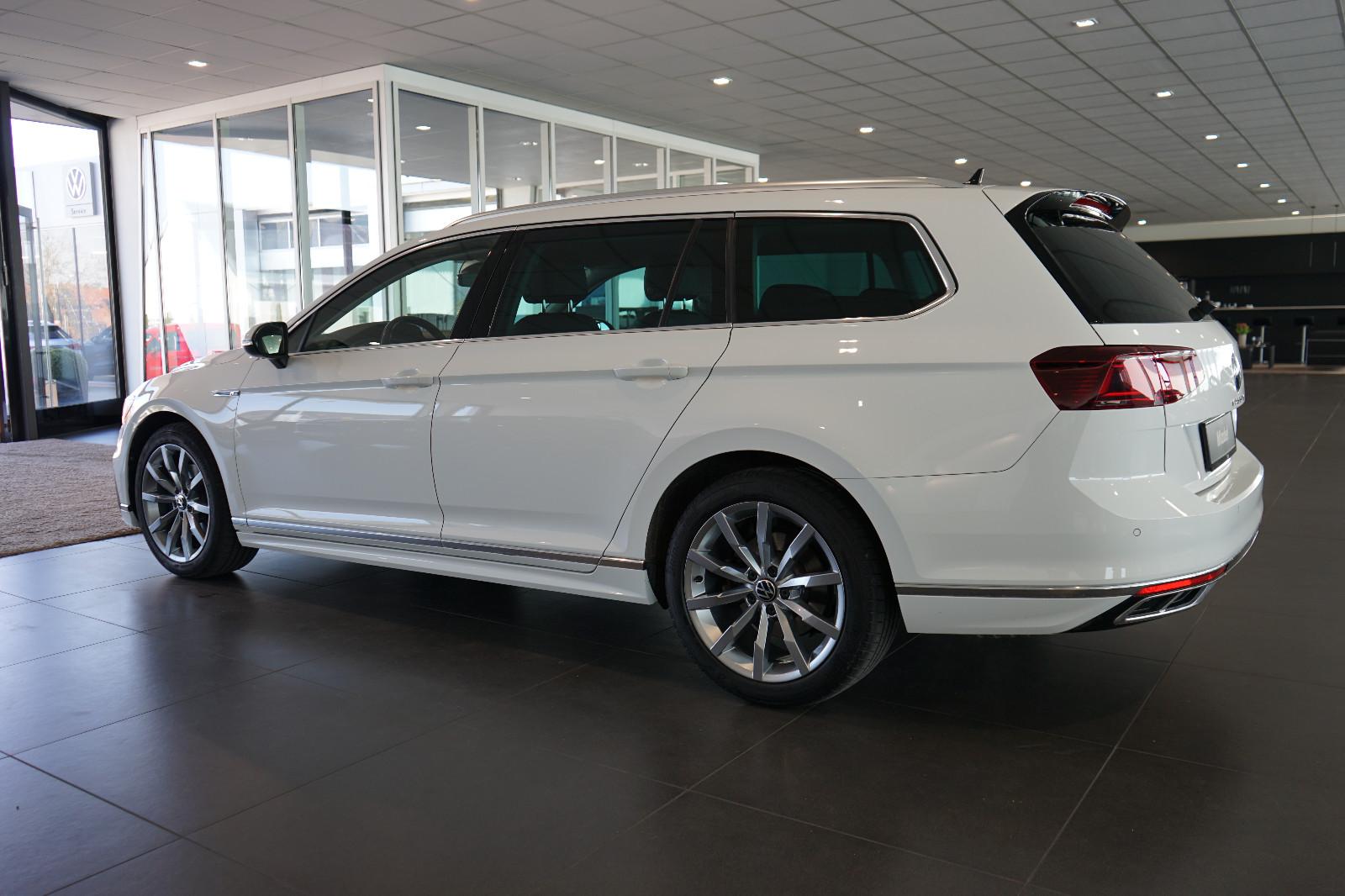Volkswagen Passat Variant 2.0 TDI R-Line | Matrix | AHK