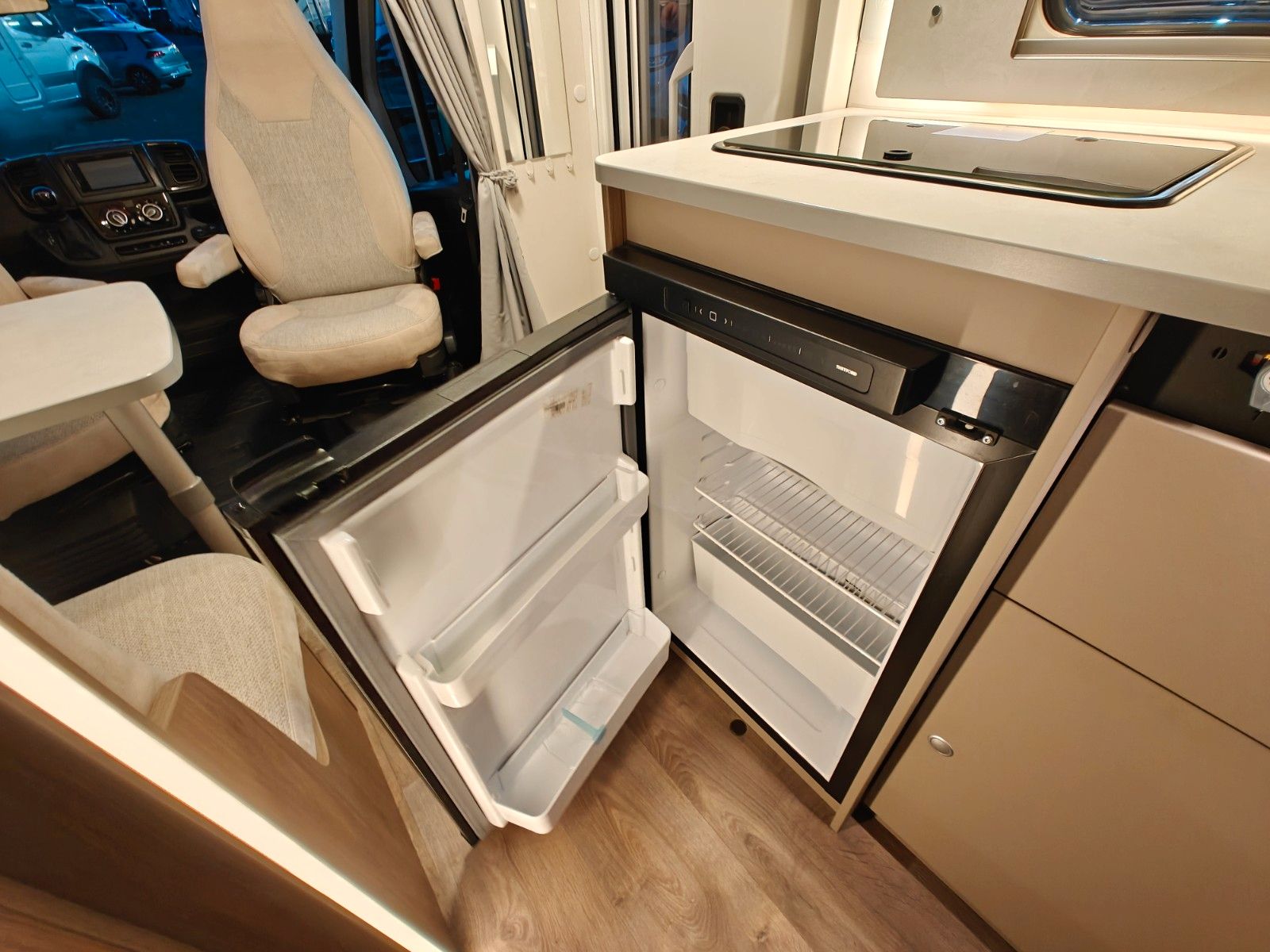 Fahrzeugabbildung Carado T-135 - SAT, TV, 2x Batterie, Solar, Automatik!