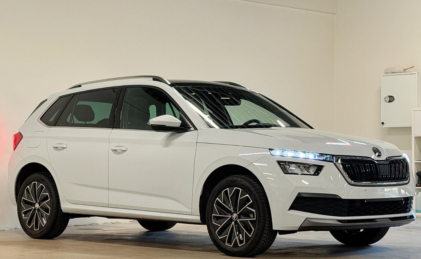 Skoda Kamiq 1.0 TSI Ambition Pano ACC Camera VirCock imagem 3