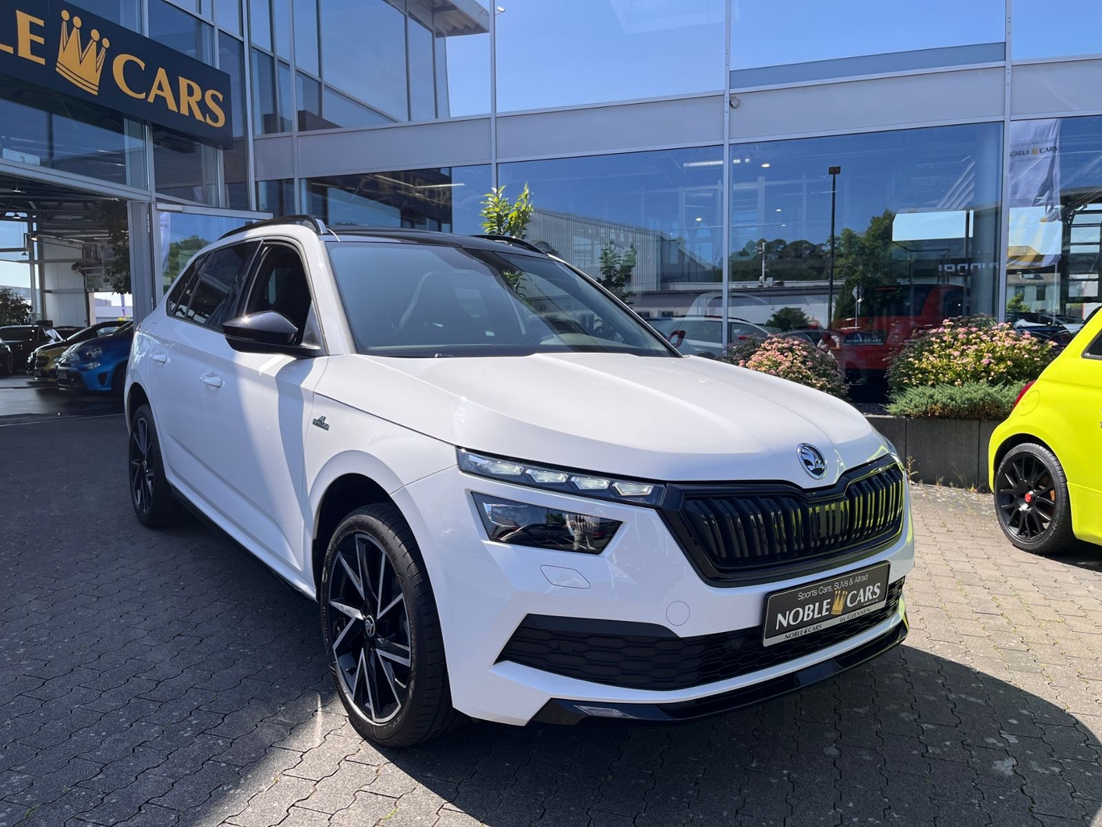 Fahrzeugabbildung SKODA Kamiq Monte Carlo PANO LED NAVI ALU