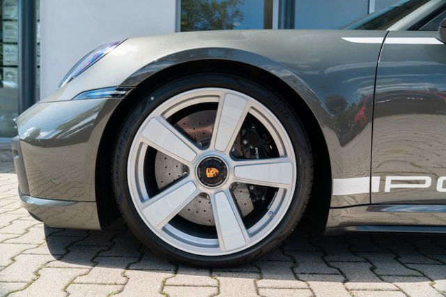Porsche 992 Turbo 50 Jahre/ HERITAGE PAK/ NACHT/ BURMEST