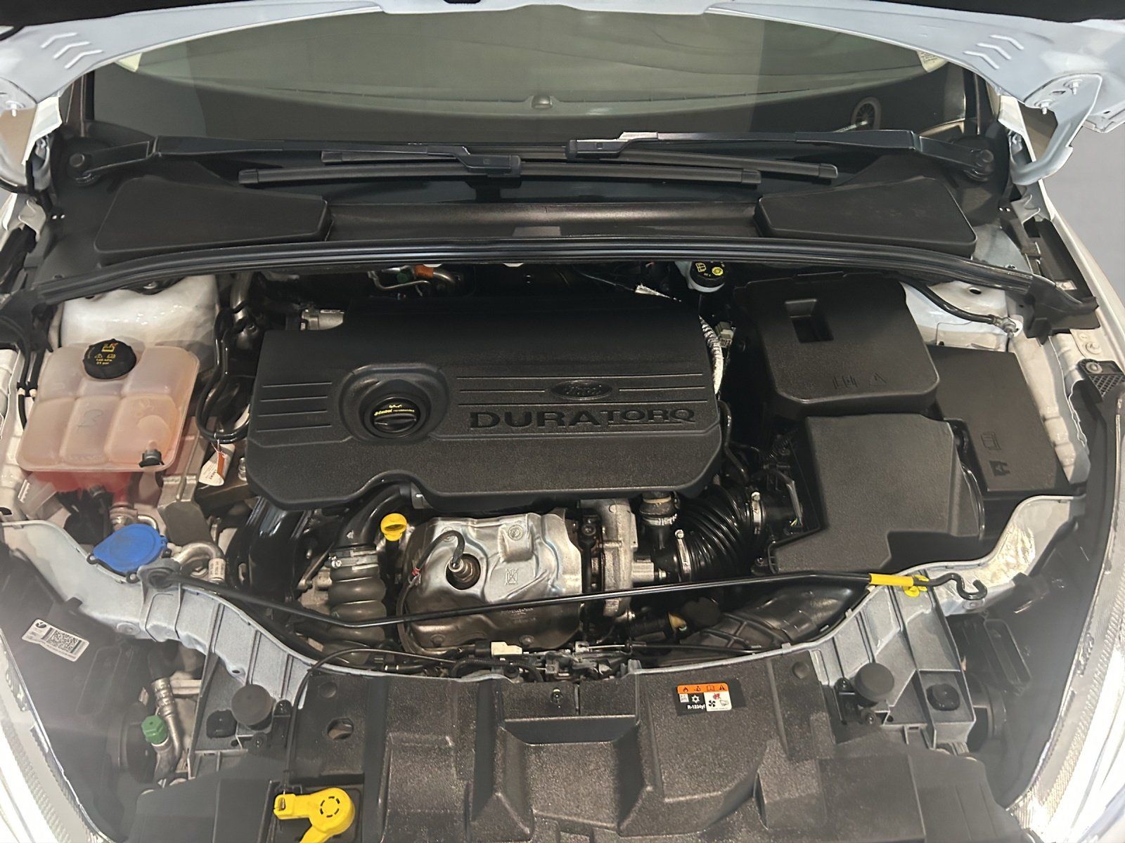 Fahrzeugabbildung Ford Focus Titanium 1,5 TDCi Lim 5-Tg/AHK