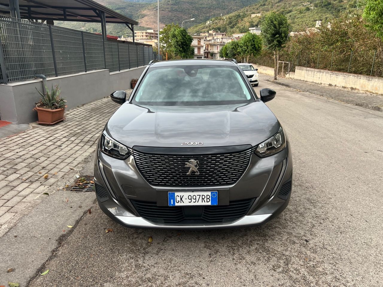 Peugeot 2008 1.5 BlueHDi Allure Pack 2022 imagem 2
