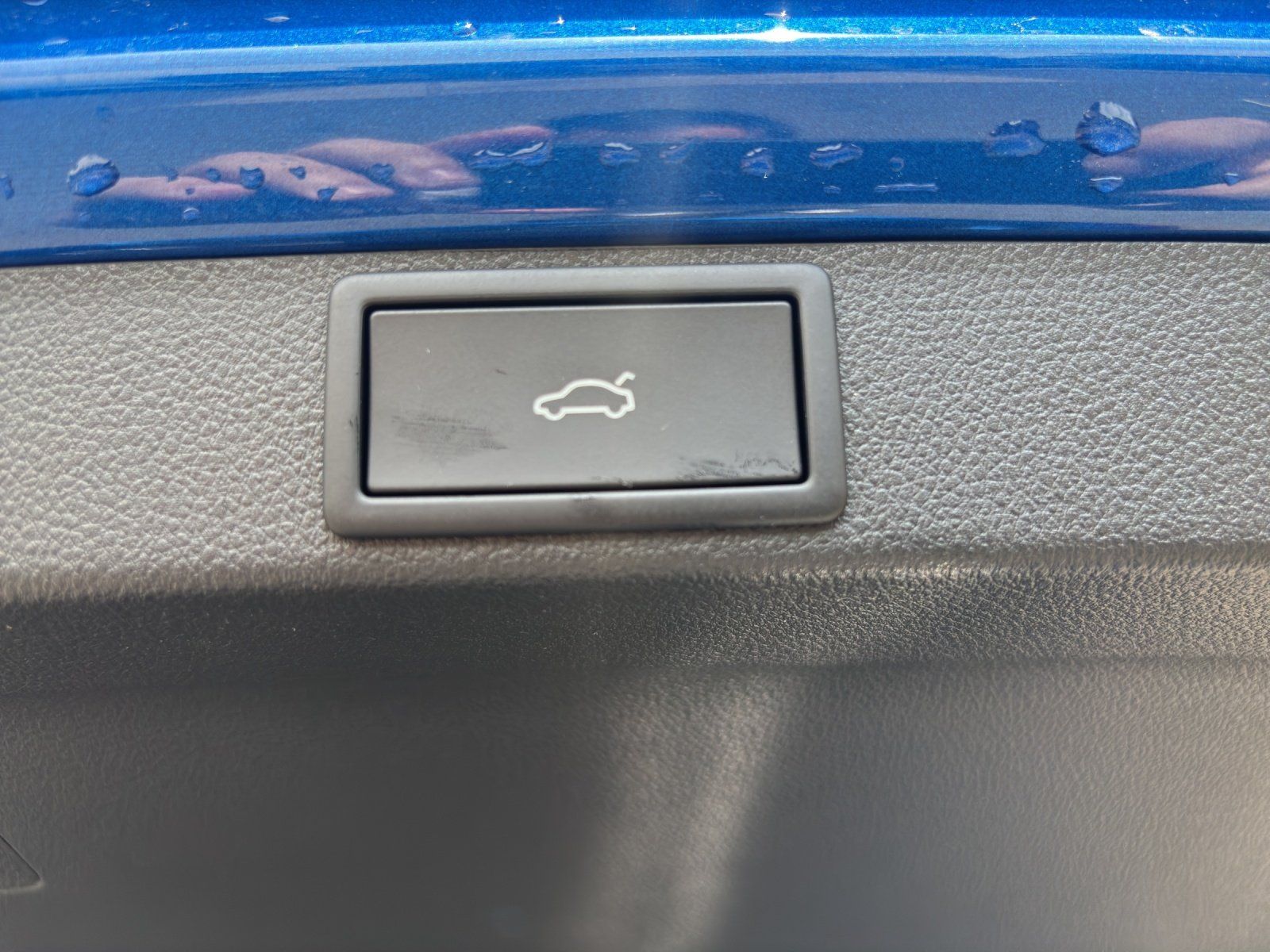 Fahrzeugabbildung SKODA Octavia Combi Tour 2,0 TDI 110 kW DSG