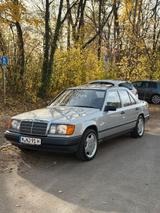 Mercedes-Benz Mercedes 230E W 124 AMG Felgen Restauriert - Mercedes-Benz 230: W124 230e