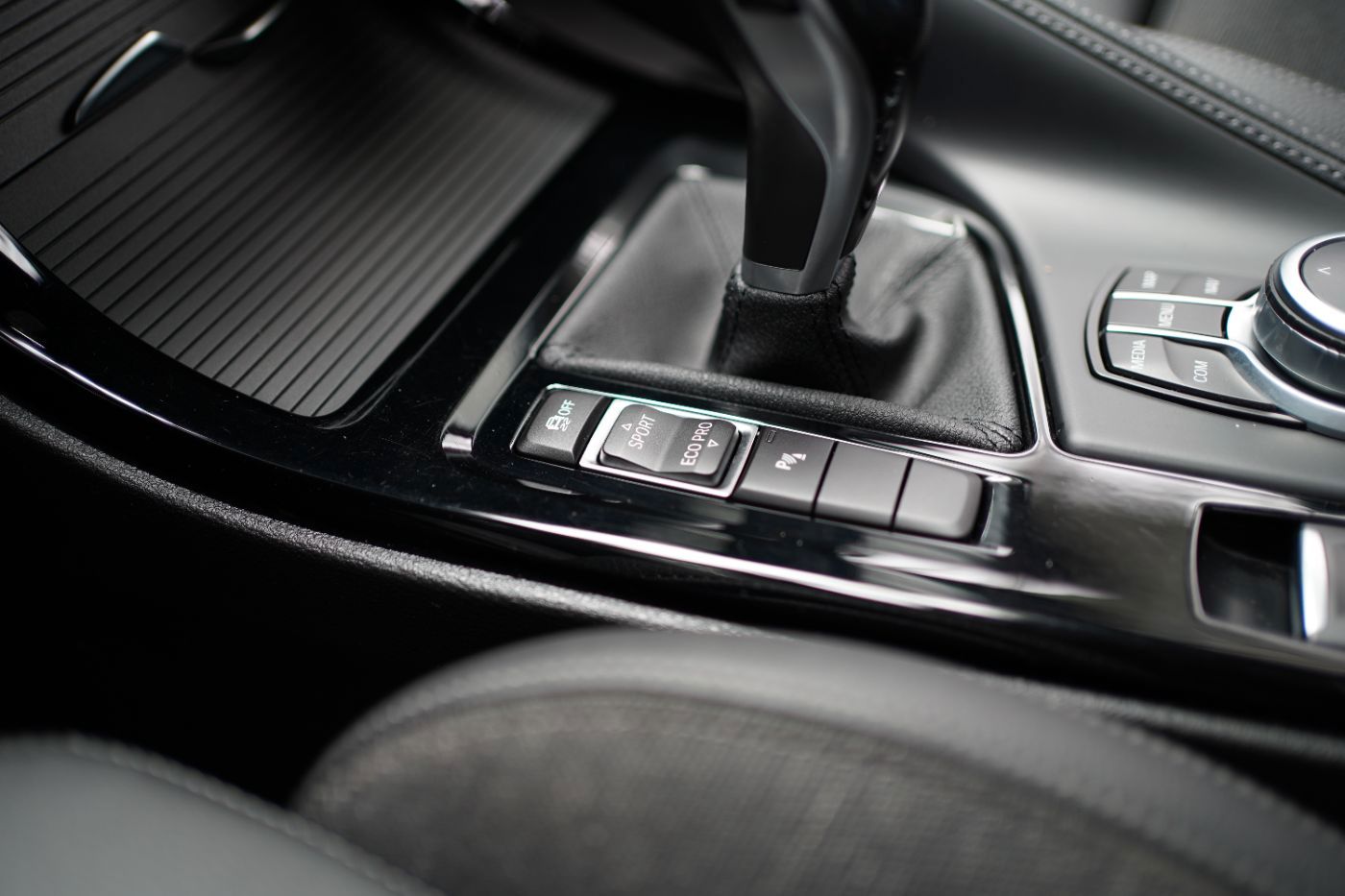 Fahrzeugabbildung BMW X1 20i Sport Line Rückfahrkamer+Navi+Sitzheiz+LE