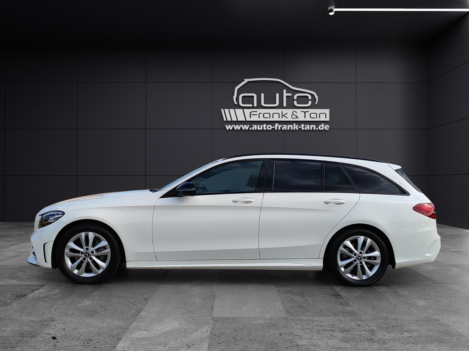 Fahrzeugabbildung Mercedes-Benz C 200 T*AMG-Line*Navi*Night-Paket*Keyless-Go*