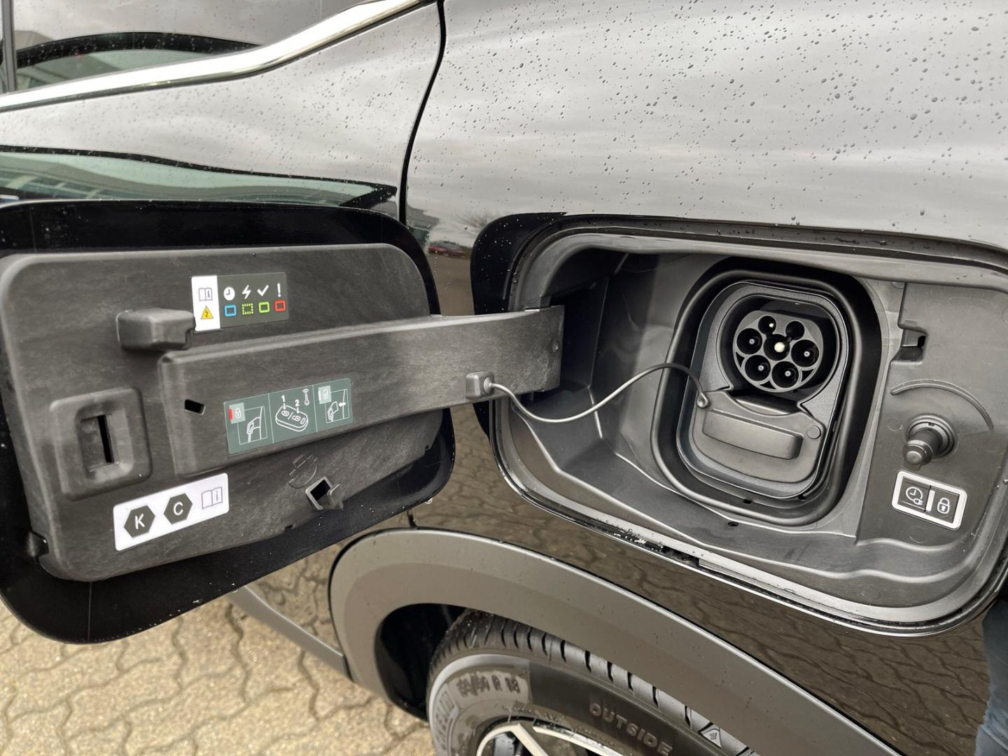 Citroën e-C4 Shine Totwinkelassistent ACC Navi Apple Car