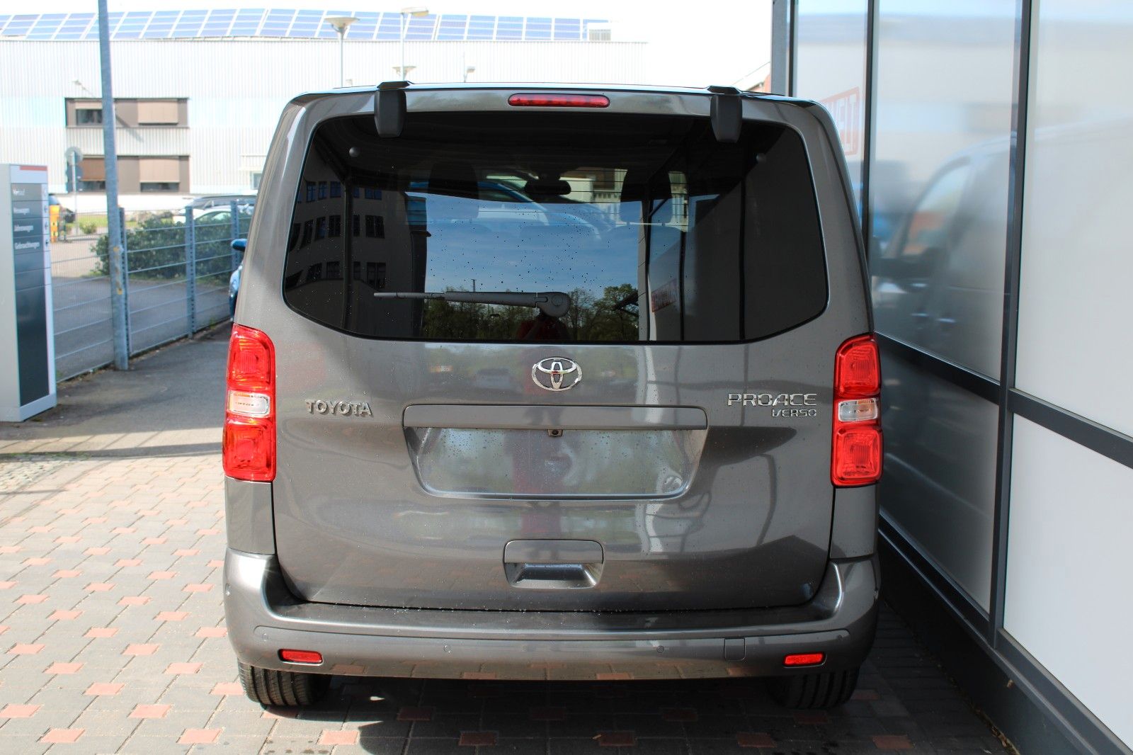 Fahrzeugabbildung Toyota Proace Verso 2.0 L1 Team D 177PS