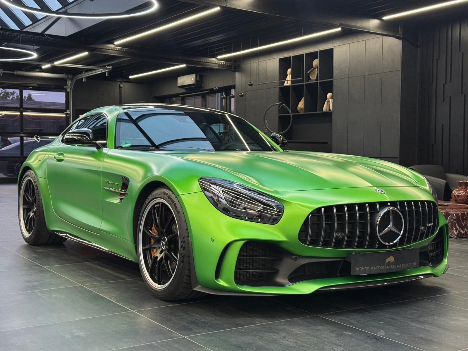 Mercedes-Benz AMG GT R