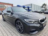 BMW 320 i M Sport Paket|HUD|Schiebedach|Leder|Kamera - BMW 320: M Paket