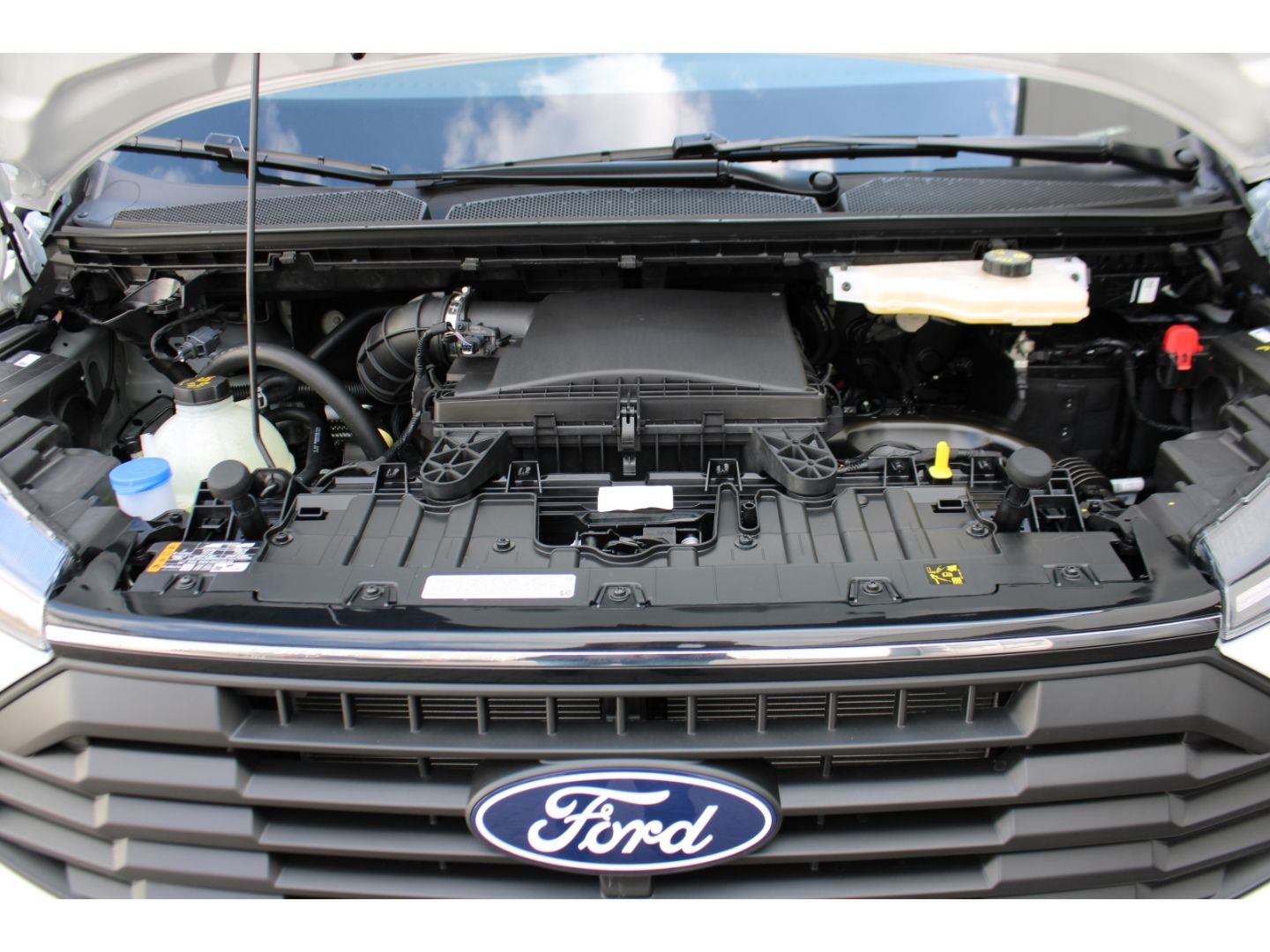 Fahrzeugabbildung Ford Transit Custom 320 L1 Trend LED GRA PDC RFK AHK