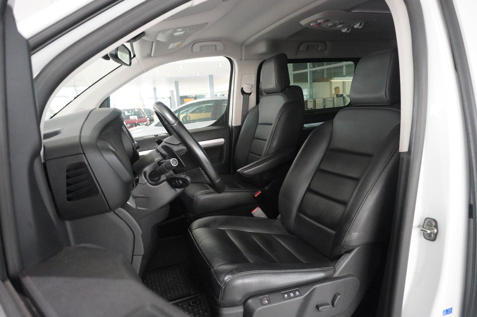 Fahrzeugabbildung Opel Zafira Life Tourer 2.0D "M" NAVI/LED/KAMERA/SHZ