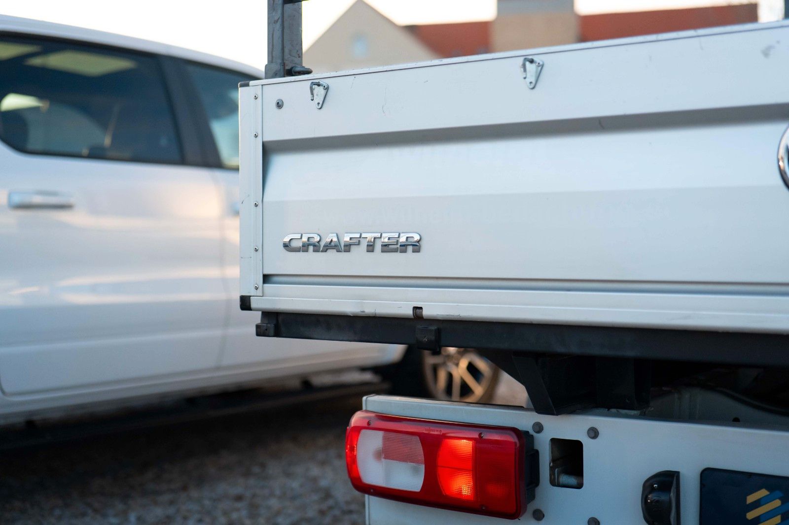 Fahrzeugabbildung Volkswagen Crafter Pritsche 35 DOKA lang FWD 7 Sitze 19%